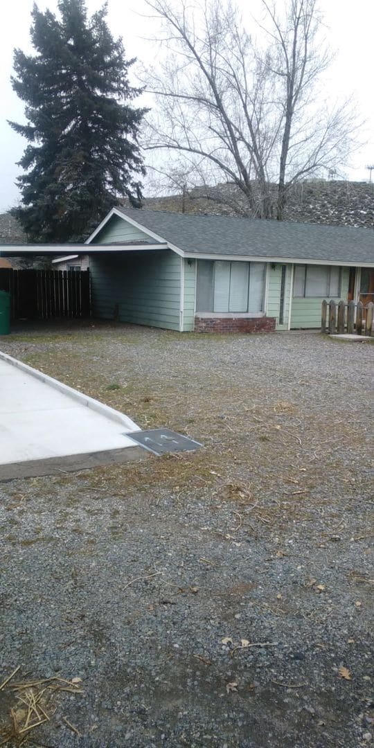 Building Photo - Charming 3 Bedroom Home