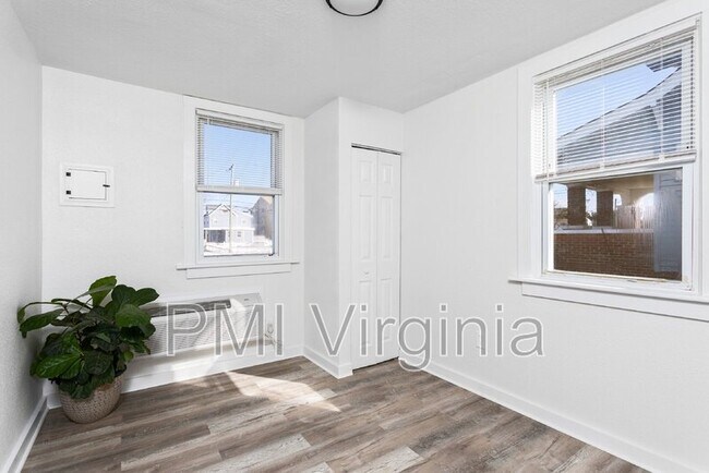 Building Photo - 1619 E Ocean View Ave