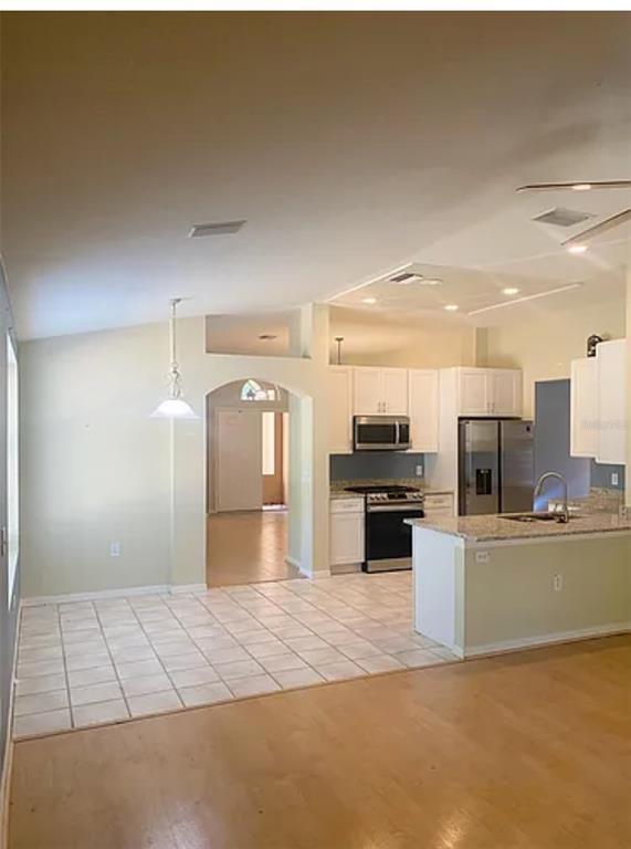 Building Photo - 15534 Martinmeadow Dr