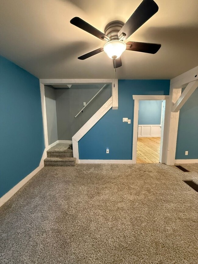 Building Photo - 960 Maple St