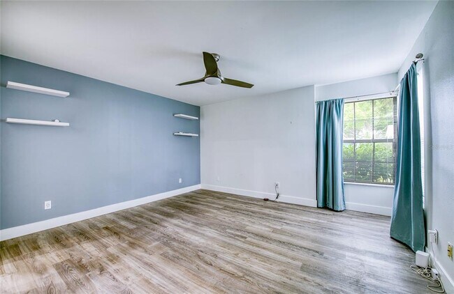 Building Photo - 2617 Bentley Dr