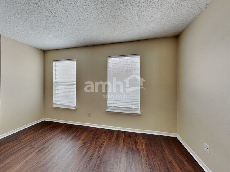 Building Photo - 12868 Courage Xing