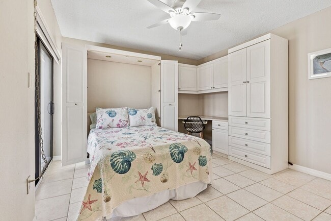 Building Photo - Fully Furnished Beautiful 2 Bedroom Seasca...