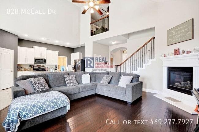 Building Photo - 828 McCall Dr