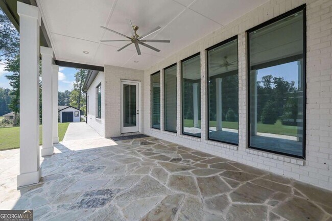 Building Photo - 2964 Old Peachtree Rd NE