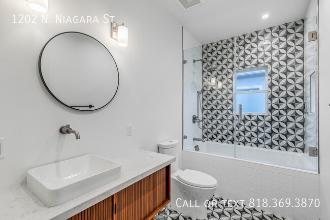 Building Photo - 1202 N Niagara St