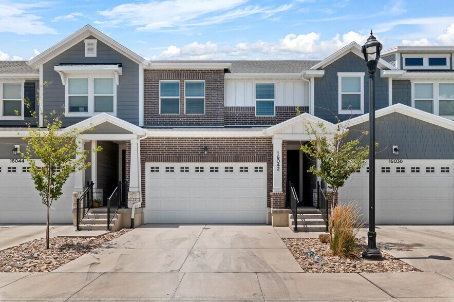 Building Photo - 16042 S Bodmin Way