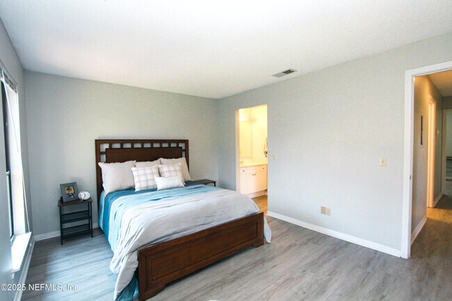 Building Photo - 10200 Belle Rive Blvd
