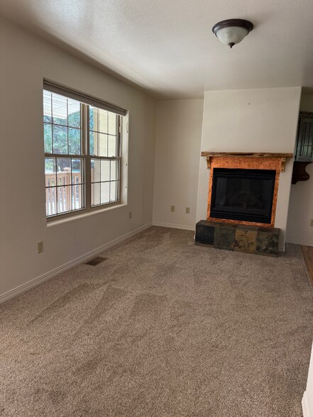 Building Photo - 3952 Houk Way