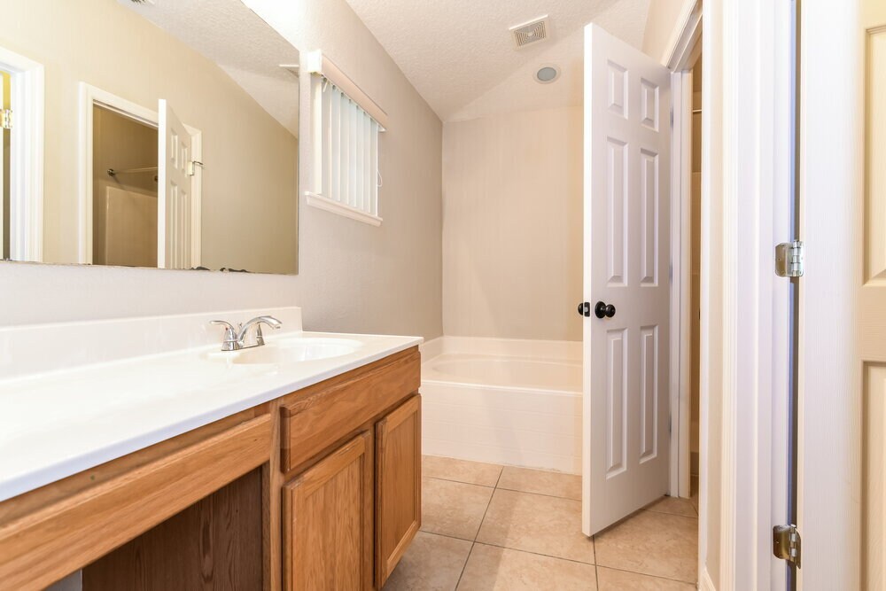 Building Photo - 2127 Aitkin Loop