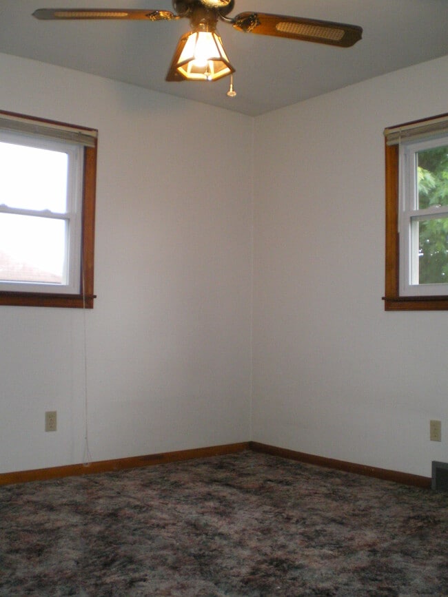 Building Photo - 1291 Brown Ave