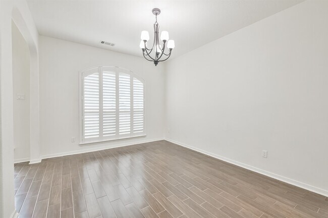 Building Photo - 811 Liberty Way