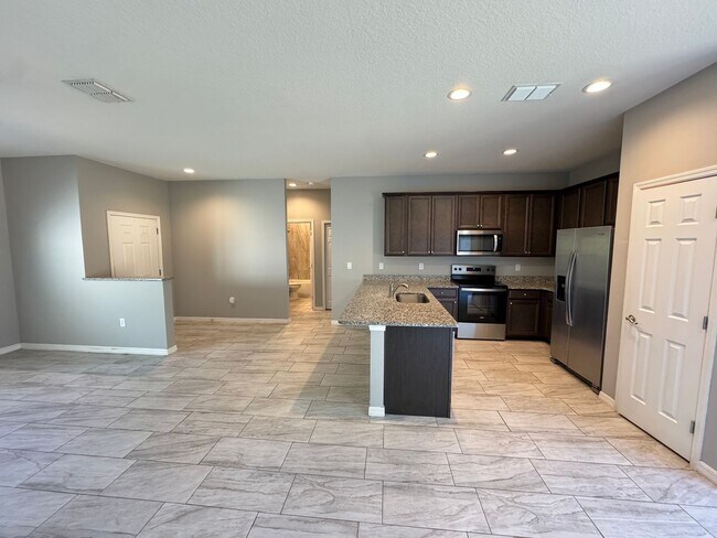 Building Photo - Immaculate 3-Bedroom, 2-Bathroom Home in Palm Bay