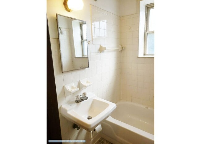 Interior Photo - Clifwood