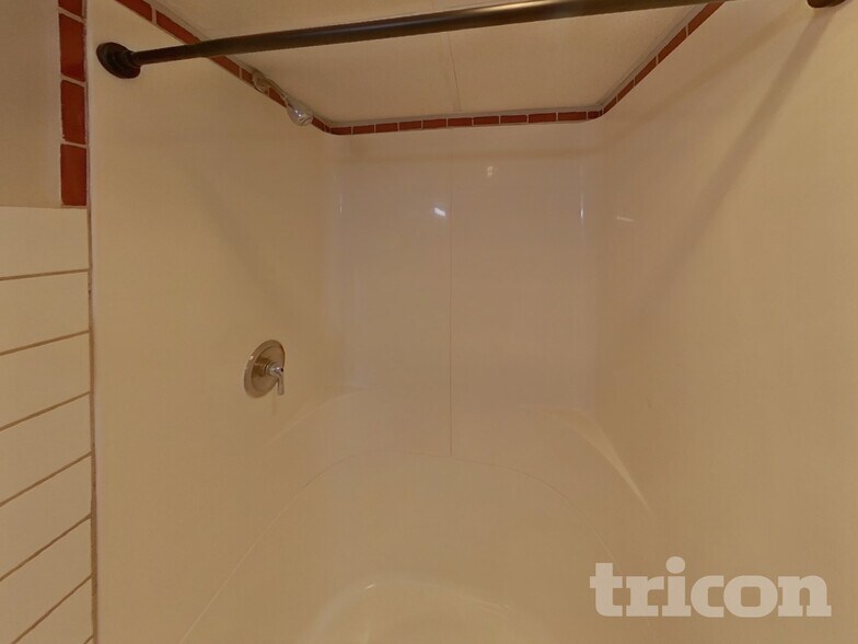 Building Photo - 1442 Laurel Ave