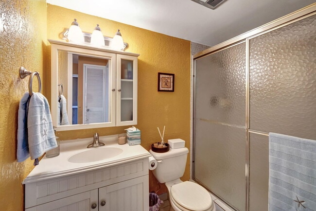 Building Photo - 2350 NE 14th Street Causeway