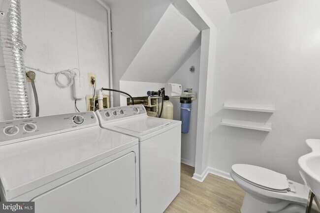 Building Photo - 8619 Welbeck Way