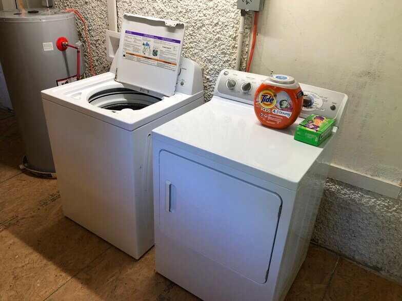 Shared Laundry Area - 308 Rose St