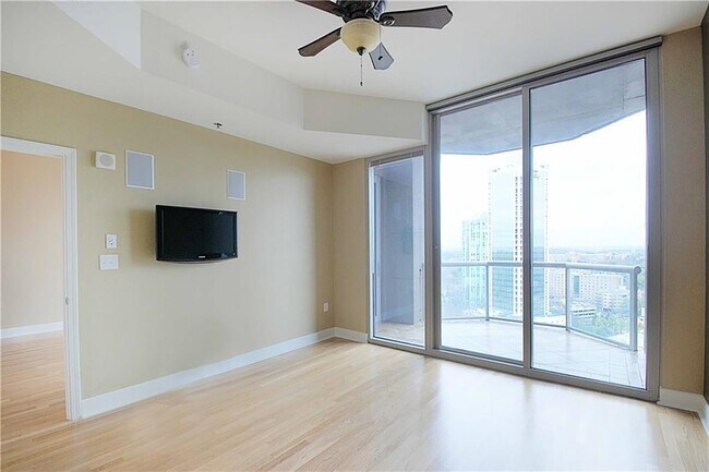 Building Photo - 2795 Peachtree Rd