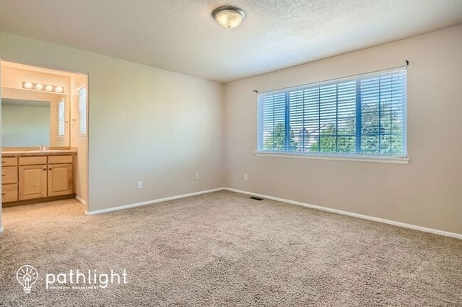 Building Photo - 1218 103rd Ave