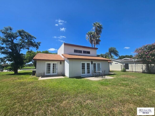 Building Photo - 118 Zapata Ave