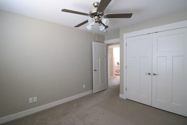 Building Photo - Beautiful 4 bed 3.5 bath townhome in Aspen...