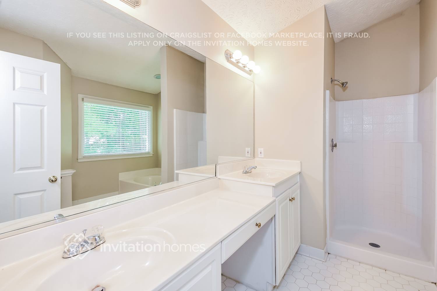 Building Photo - 2601 Dreux Ct