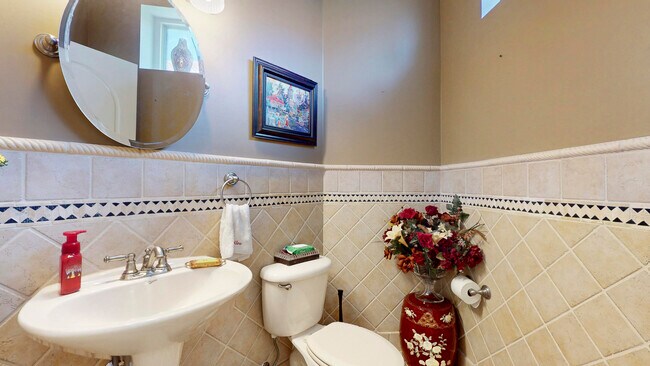 Building Photo - 885 SW Grand Reserves Blvd
