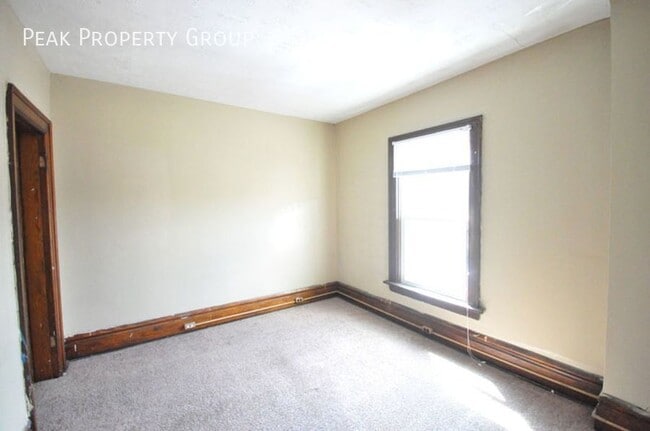 Building Photo - 173 E 11th Ave