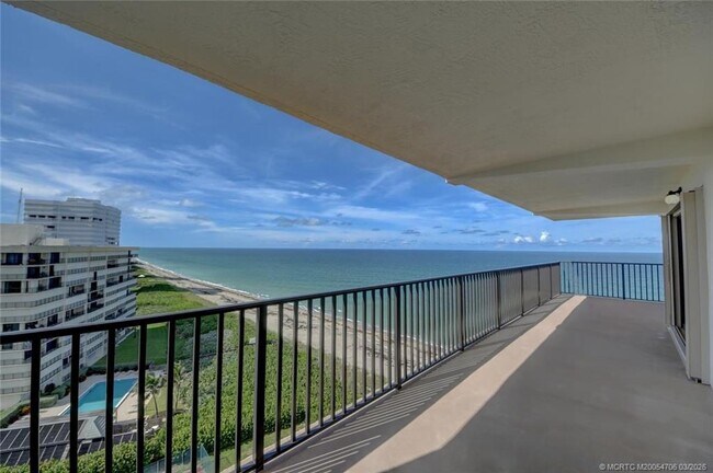 Building Photo - 10044 S Ocean Dr