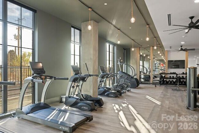 Building Photo - 536 W Tremont Ave