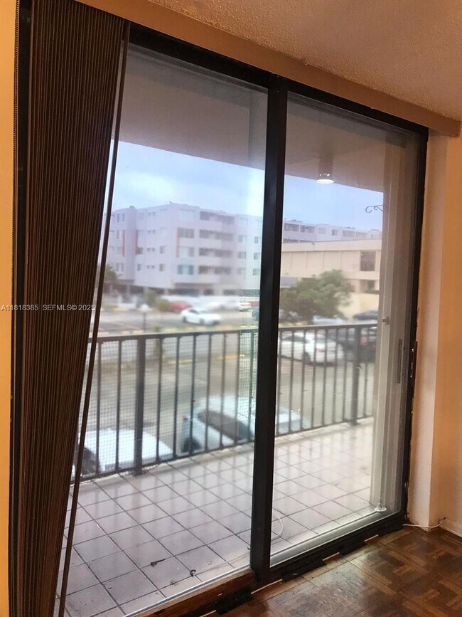 Building Photo - 16751 NE 9th Ave