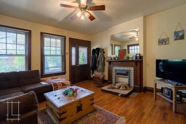 Interior Photo - 1238-1244 Forsythe Ave
