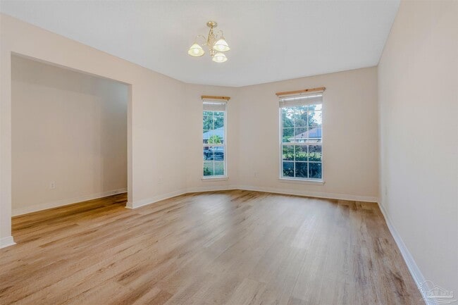 Building Photo - 10719 Crosscut Dr