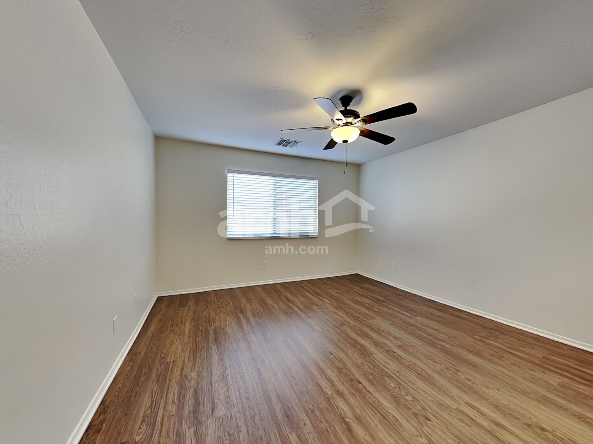 Building Photo - 13830 W Keim Dr