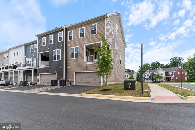 Building Photo - 1460 Meadowlark Glen Rd