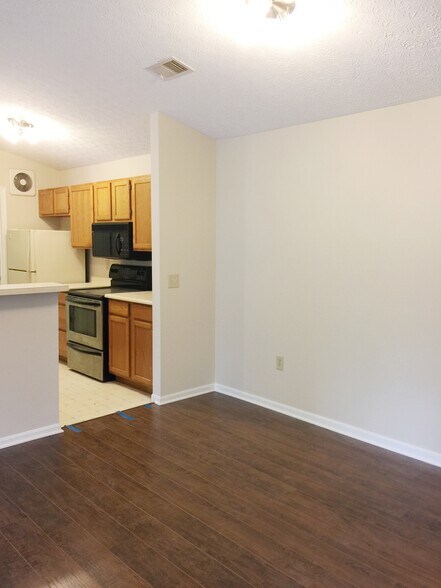 Building Photo - 2317 Vicente Ct