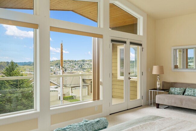 Building Photo - 351 Lind Ave NW