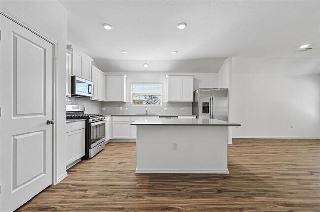 Building Photo - 10725 Steinbeck Dr