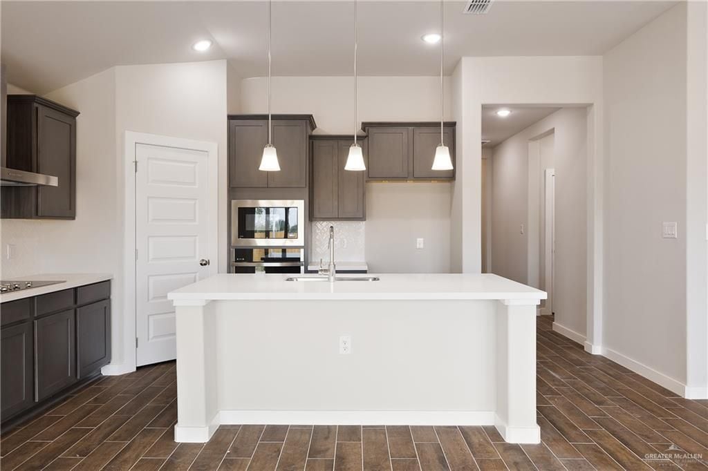 Building Photo - 5004 Oleander