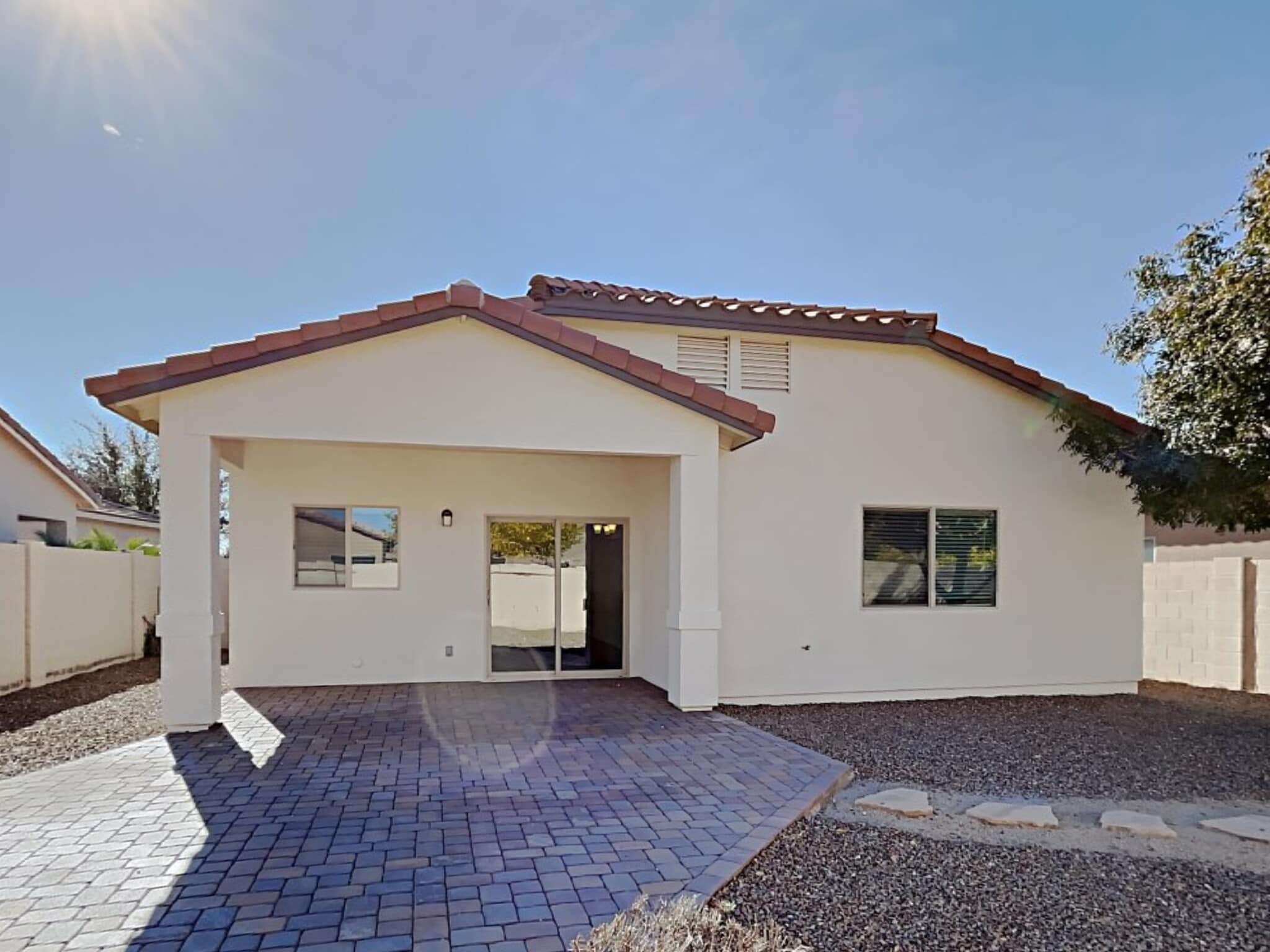 Building Photo - 868 Basswood Ave