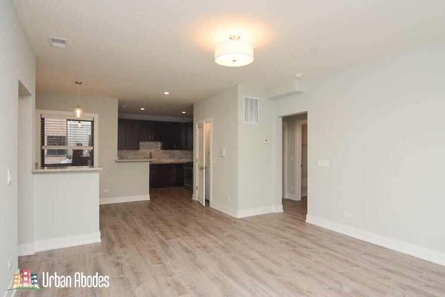 Building Photo - 1139 Maple Ave