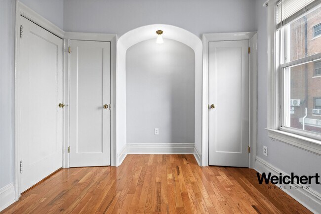 Building Photo - 800-802 KENNEDY Blvd