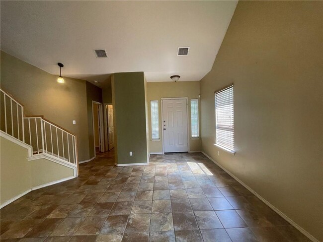 Building Photo - 5206 Hartson