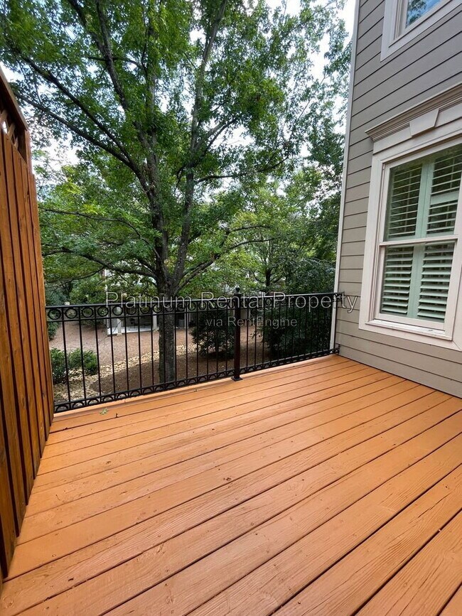 Building Photo - 1875 Adagio Dr