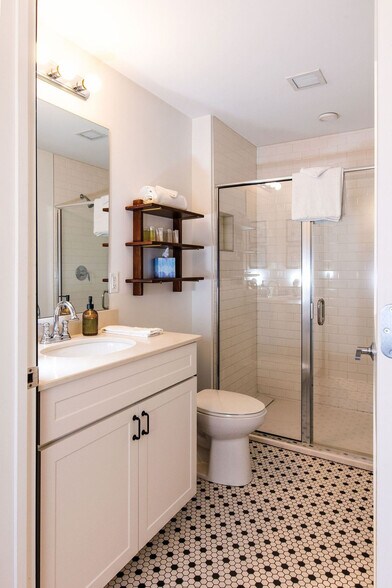 Building Photo - 324 S 2nd St