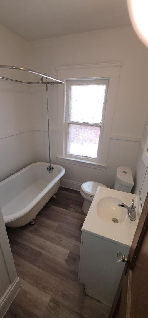 Building Photo - 626 E 130th St