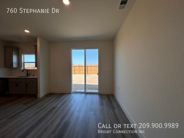 Building Photo - 760 Stephanie Dr