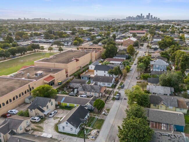 Building Photo - 6940 Avenue K
