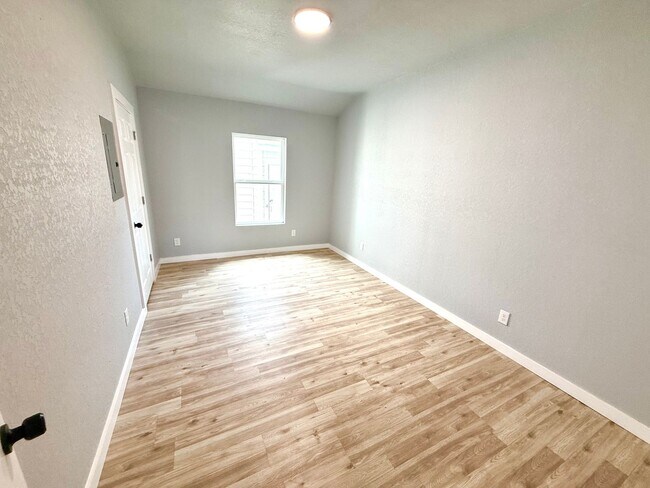 Building Photo - 2706 Observation Dr